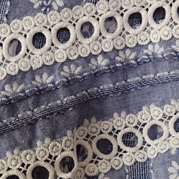 New York & Company Blue Ruffle Keyhole Blouse with Lace Accents Size XL - Picture 5 of 14